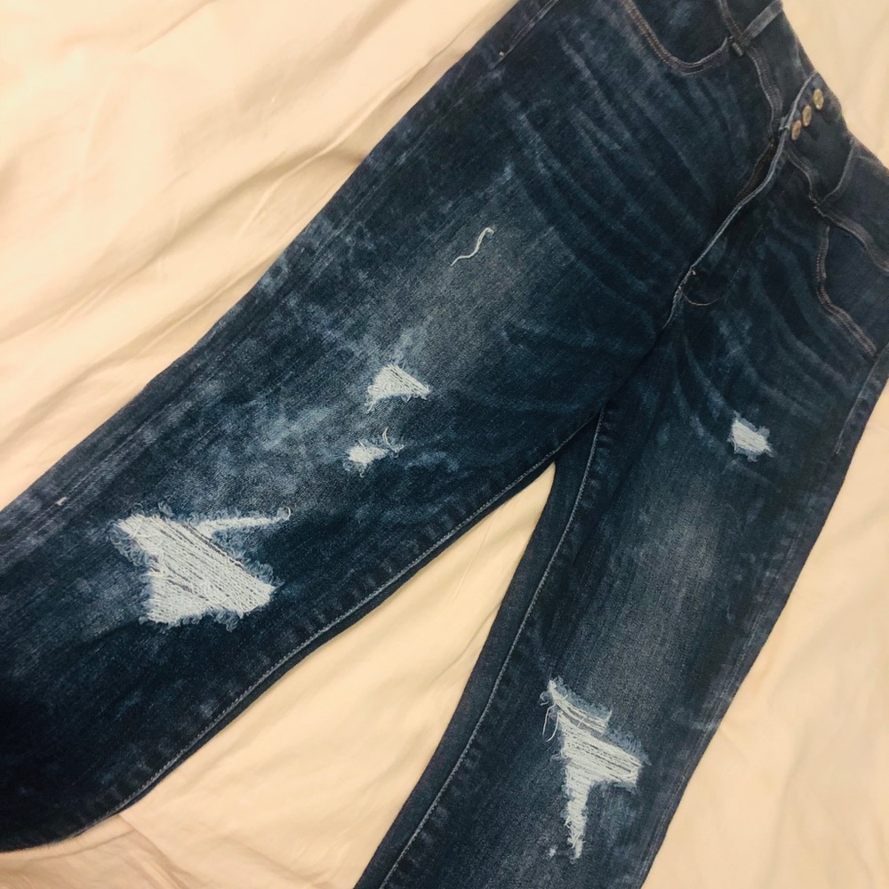 American Eagle High-Waisted Jeans
